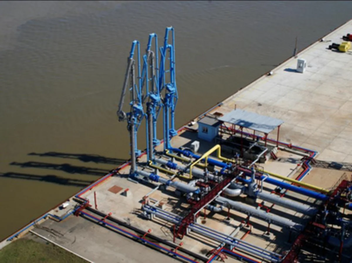 На Черноморском терминале приступили к первым операциям по очистке трубопровода