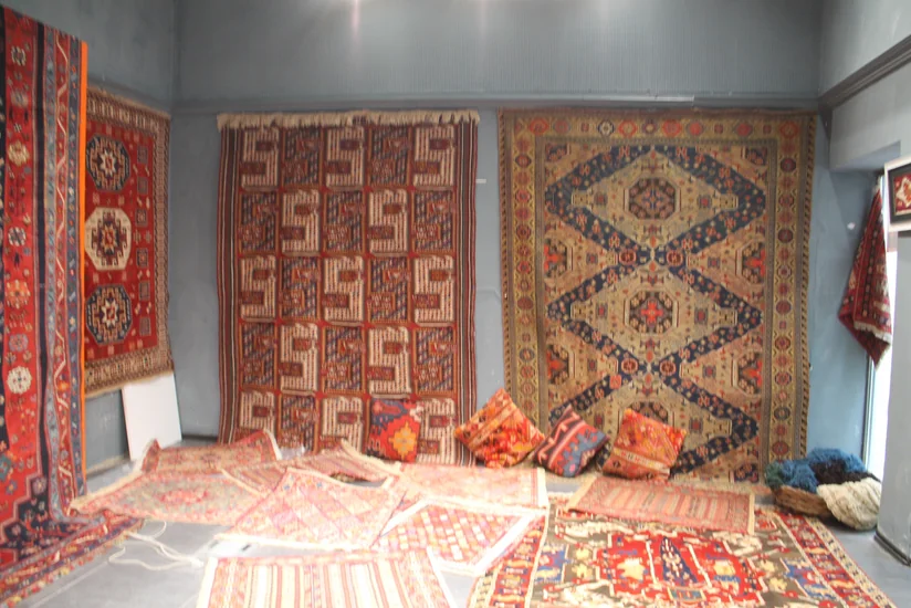 Azərbaycan xalçaları Gürcüstanda keçirilən festivalda nümayiş etdirilib - REPORTAJ