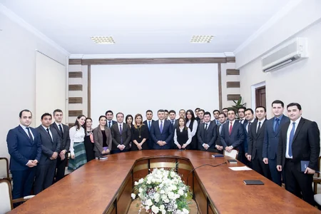 Kənd təsərrüfatı naziri xaricdə təhsil almış əməkdaşları ilə görüşüb