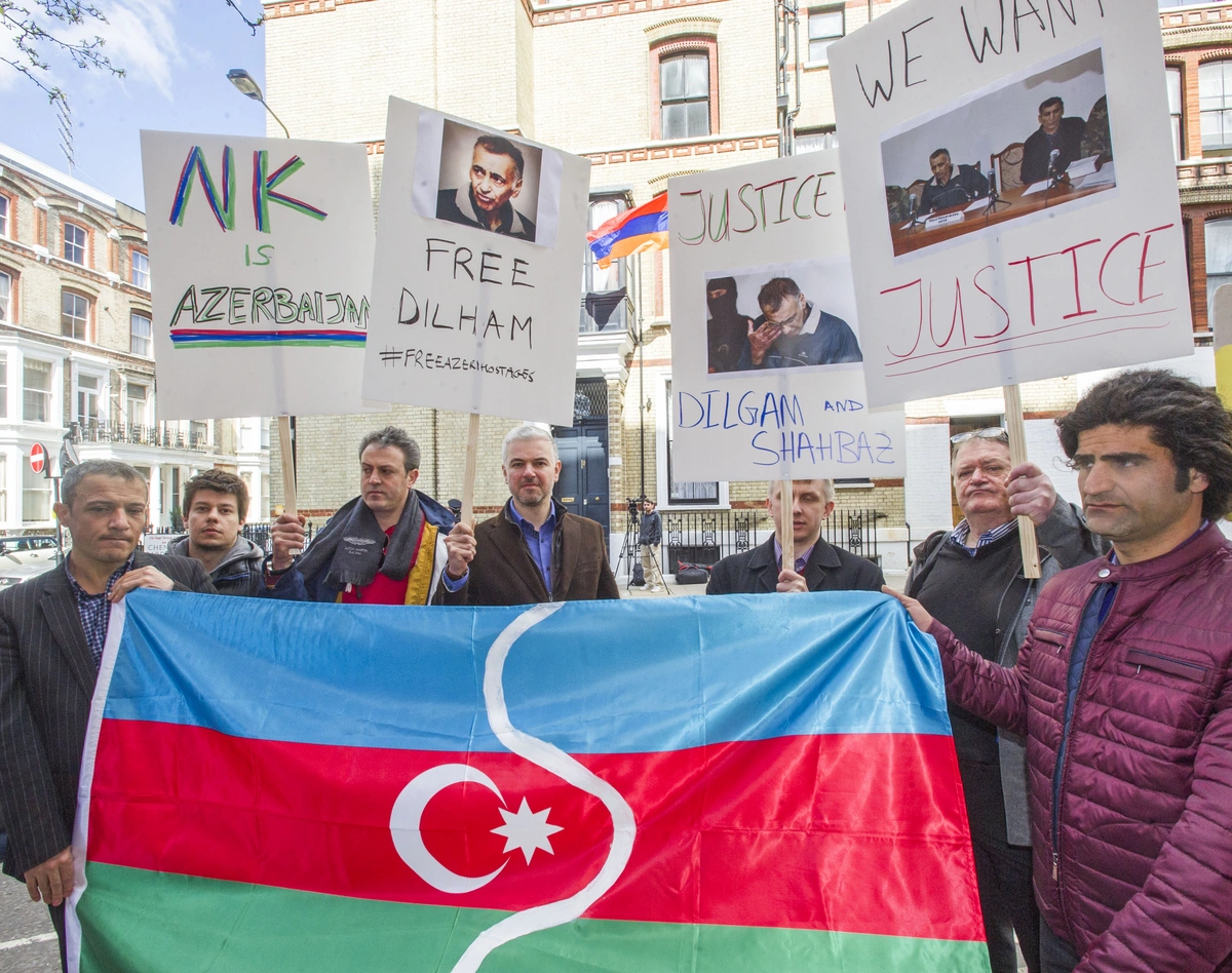 ​London-based Azerbaijanis express their fury over hostages in Armenian captivity