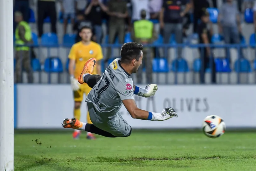 Zirənin qapıçısı: Təhlillərə əsasən ilk 3 penaltini hara vuracaqlarını bilirdim