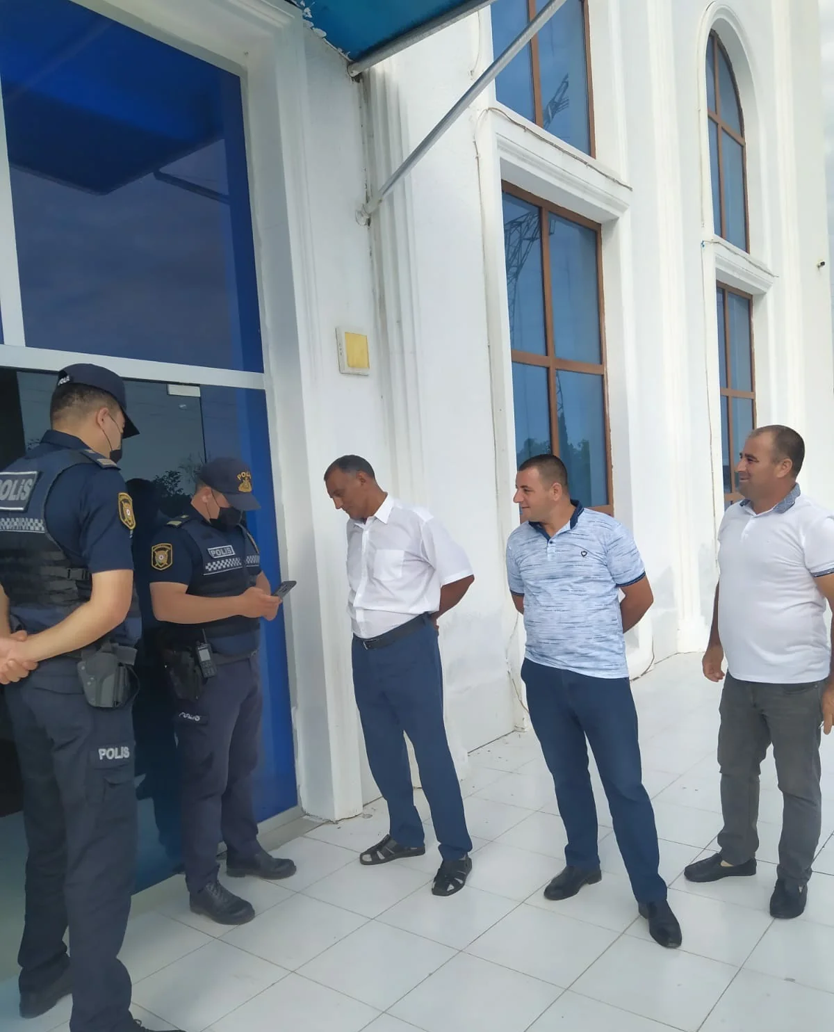 Ağdaşda COVID-19 pasportu olmayan qonaqlar saraya buraxılmayıb