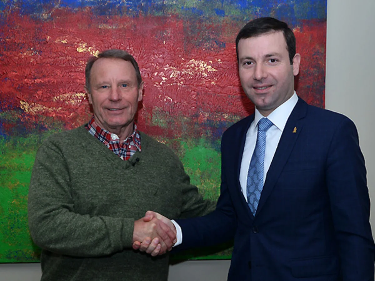 Berti Foqts Bakıya gəlib