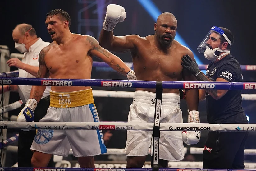 Стал известен победитель боя Усик - Чисора