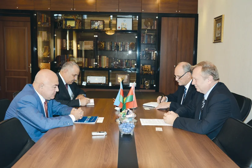 Dövlət Gömrük Komitəsinin sədri Belarus səfirini qəbul edib