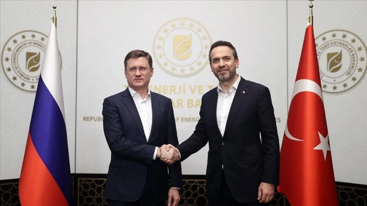Новак и Байрактар обсудили создание газового хаба