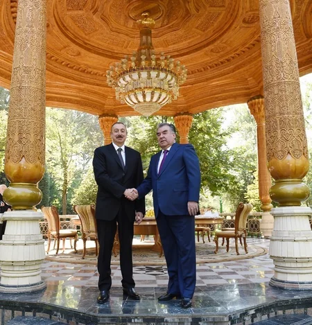 Prezident İlham Əliyev Düşənbədə MDB Dövlət Başçıları Şurasının məhdud tərkibdə görüşündə iştirak edib