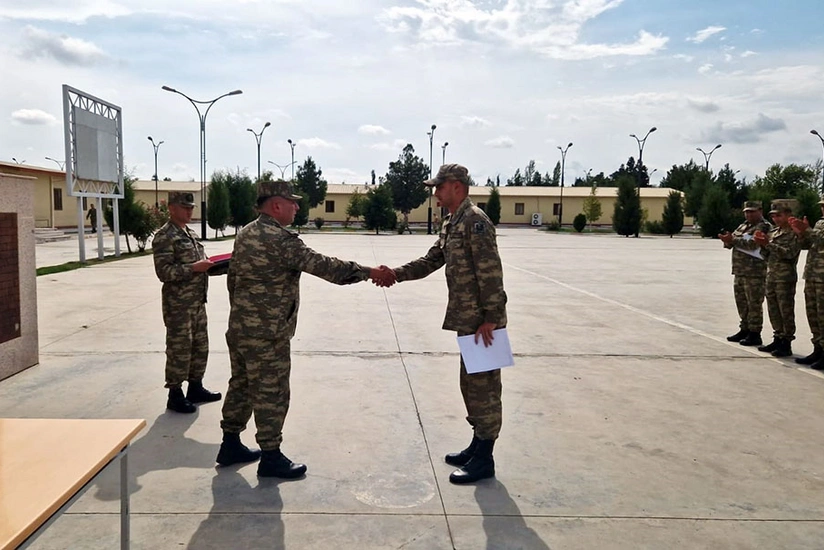 Xidmət müddəti başa çatan bir qrup hərbi qulluqçu tərxis olunub