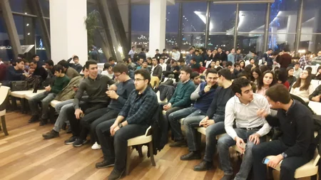 ​SOCAR prezidenti Bakı Ali Neft Məktəbinin tələbələri ilə görüşüb