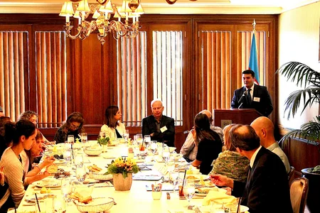 Azərbaycanın baş konsulu Amerika Yəhudi Komitəsinin fəalları qarşısında çıxış edib