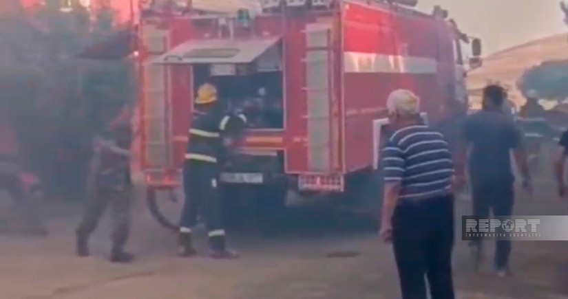 В Джалилабаде горит дом торжеств