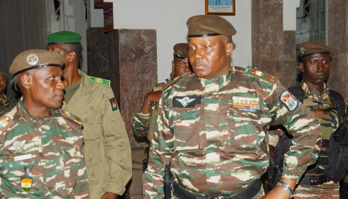 Nigerdə üsyançılar beş ölkə ilə sərhədləri açıb