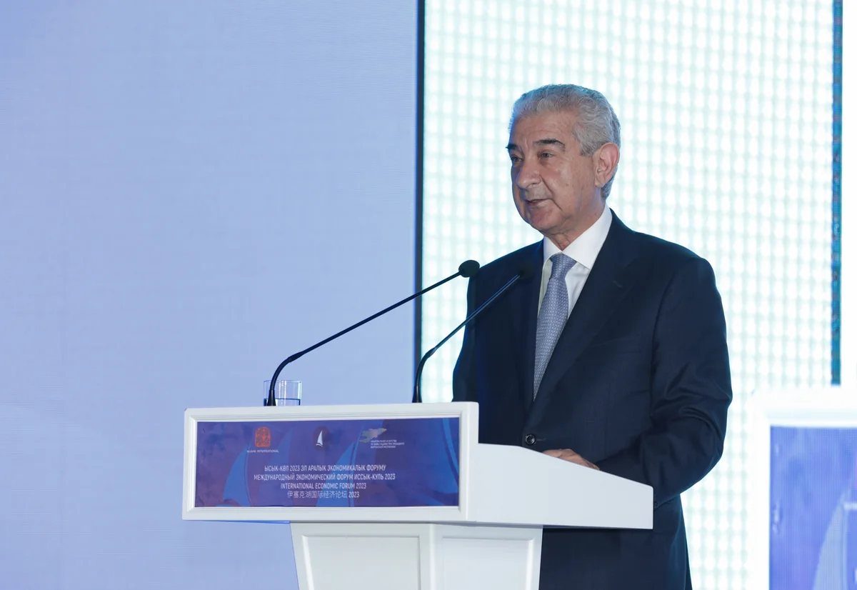 Əli Əhmədov: Azərbaycan beynəlxalq nəqliyyat dəhlizlərinin mühüm halqasıdır