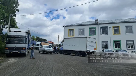 Növbəti köç karvanları Həsənriz və Sarıcalı kəndlərinə çatıb, açarlar təqdim olunub - VİDEO - YENİLƏNİB-2