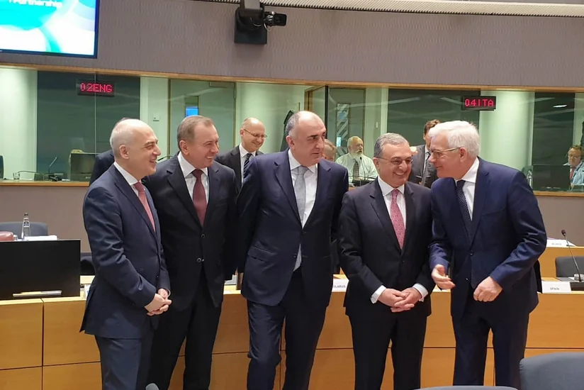 Brüsseldə Azərbaycan və Ermənistan XİN başçıları arasında qısa görüş olub