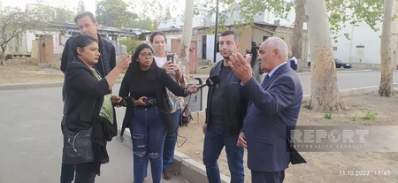 Çexiya və Cənubi Afrika media nümayəndələri Gəncədəki raket hücumu olan yerləri ziyarət ediblər