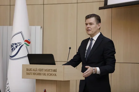 SOCAR launches trainings on Leadership Academy concept