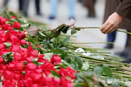 Azerbaijan commemorates national leader Heydar Aliyev - PHOTO REPORT