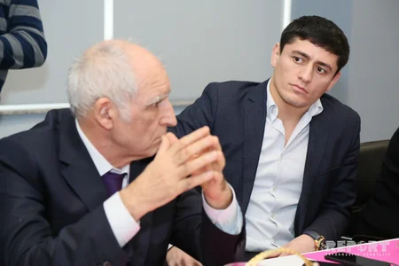 “Məktəblilərin dostu” layihəsinin təbliği məqsədilə Bakının 20 saylı məktəb-liseyində görüş keçirilib