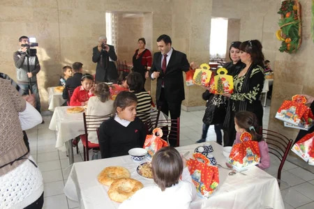Azərbaycanın Özbəkistandakı Mədəniyyət Mərkəzi xeyriyyə tədbiri keçirib