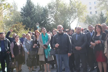 Nizami rayonunda istirahət parkı təmir olunaraq istifadəyə verilib