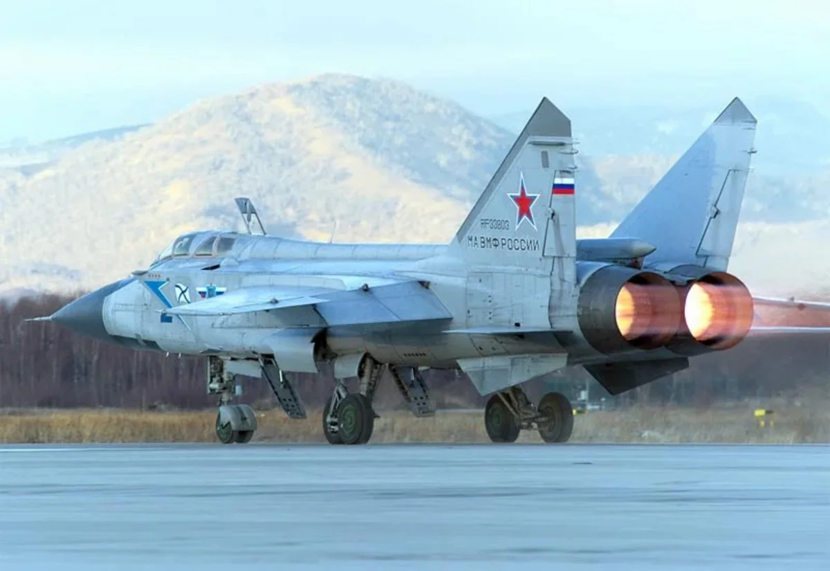 Russian Defense Ministry: MiG-31 scrambled over approach of Norwegian Air Force plane to border