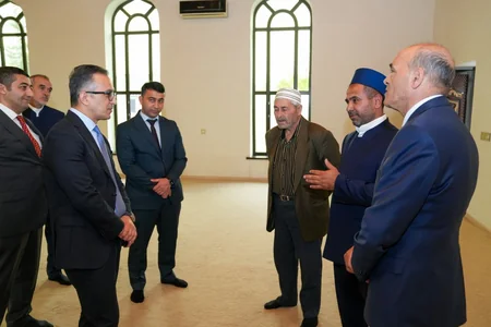 Dövlət Komitəsinin sədri Zərdabda məscidlərin fəaliyyəti ilə tanış olub