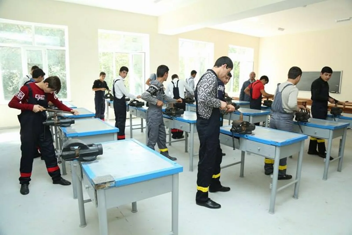 Gəncədə 2 saylı peşə liseyinin əsaslı təmirdən sonra açılışı olub