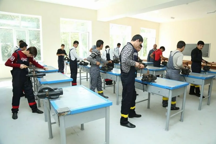 Gəncədə 2 saylı peşə liseyinin əsaslı təmirdən sonra açılışı olub