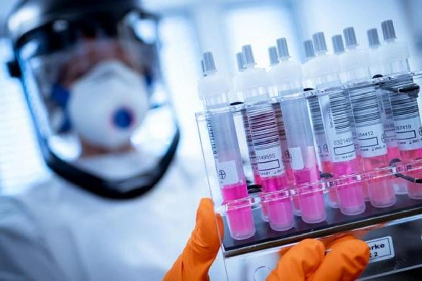 COVID-19 peyvəndinin yüksək effektivliyi və şirkətlərin rəqabəti məsələsi araşdırılıb