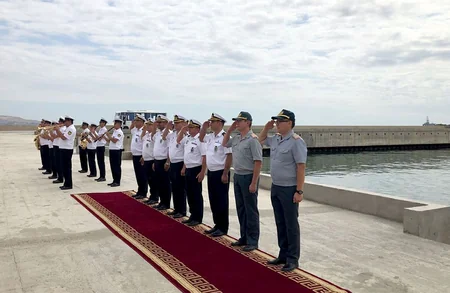 “Dəniz kuboku-2018”də iştirak etmiş xarici dövlətlərin hərbi gəmiləri Bakı limanını tərk edib