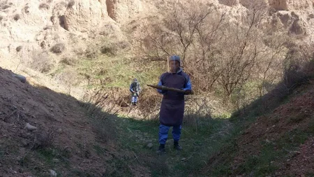 Naftalanda 10 raket tapılıb