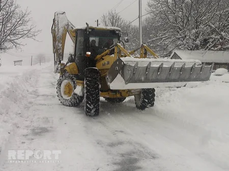 Qaxda bəzi yerlərdə qarın qalınlığı 90 sm-ə çatıb - FOTO
