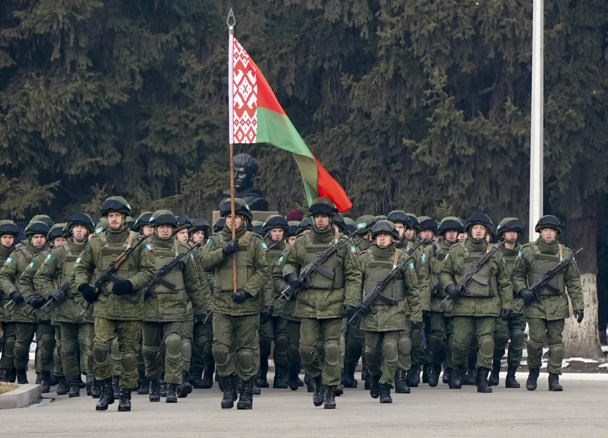 Belarus Silahlı Qüvvələri NATO-nun təlimləri fonunda hərəkətə keçib