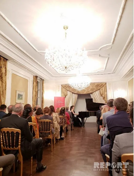 Parisdə Azərbaycanda qadınlara səsvermə hüququnun verilməsinin 100 illiyi münasibətilə konsert keçirilib - FOTO