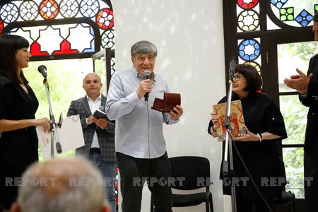 Tbilisidə Nizami Gəncəviyə həsr olunan tədbir keçirilib, tanınmış gürcü xadimlər təltif edilib