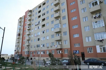 Məcburi köçkün ailələrə bayram sovqatı paylanıb