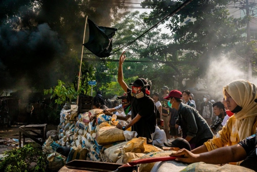 Myanmada aksiyalarda öldürülənlərin sayı 700 nəfəri ötdü