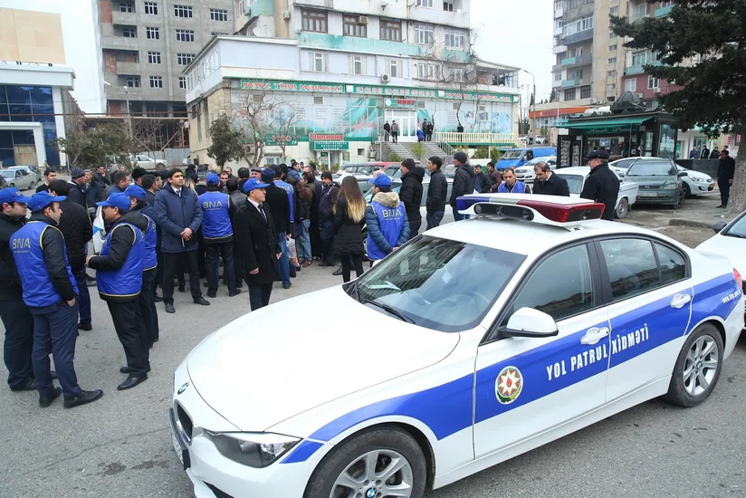 Bakıda Fərqlənmə nişanı almaq istəməyən taksi sürücüləri ilə görüş keçirilib