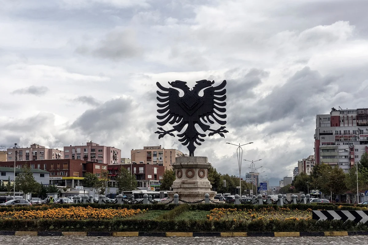 Albaniyada etiraz aksiyası zamanı 15 nəfər xəsarət alıb