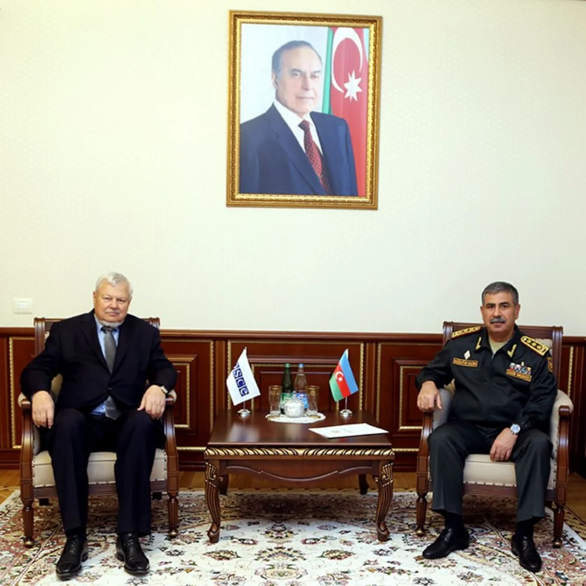 Azerbaijan Defense Minister discusses situation at contact line of troops with OSCE official