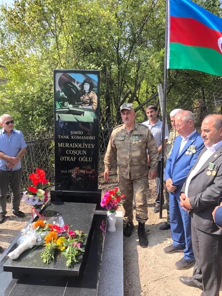 Birinci Qarabağ müharibəsində şəhid olmuş iki tankçımızın məzarı bərpa edilib