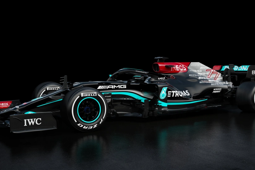 Мерседес представил новый болид на новый сезон 