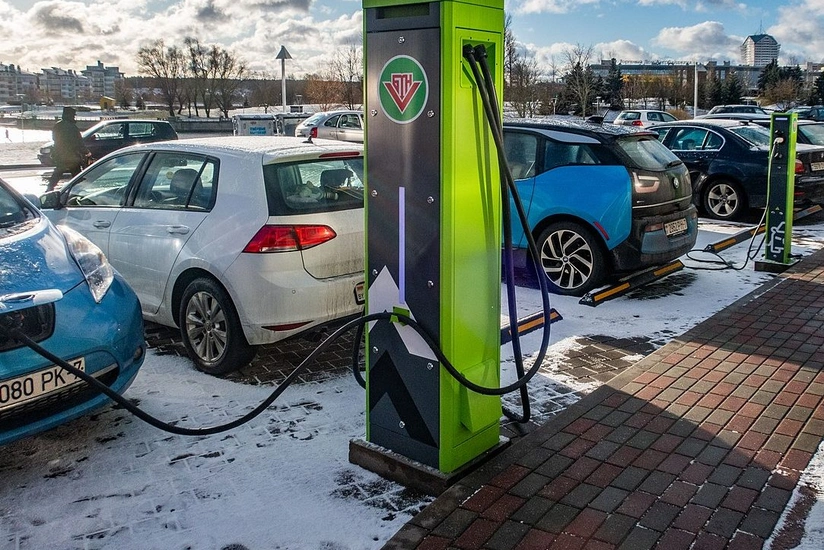 Electric cars dominate in final of Car of Year 2022