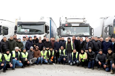 “Qardaş köməyi platforması çərçivəsində toplanmış yardım Türkiyəyə yola salınıb