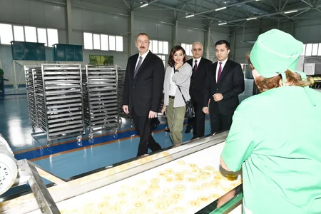 Prezident İlham Əliyev “Qubaekoaqrar” MMC-nin kənd təsərrüfatı mallarının istehsalı zavodunun açılışında iştirak edib - YENİLƏNİB