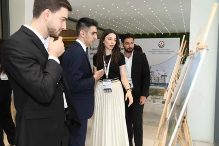 Qaçqınkom Böyük Qayıdışa həsr olunmuş fotosərgi təşkil edib