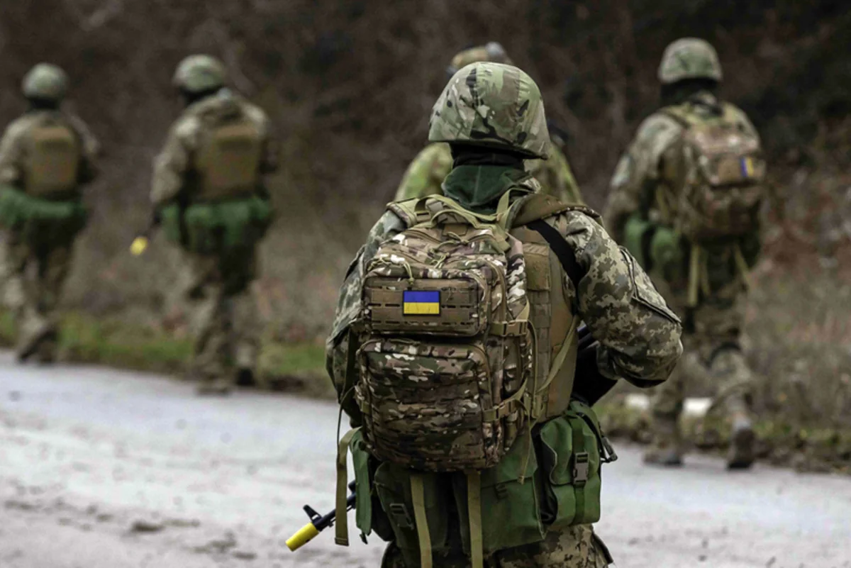 Ukrainan forces bomb railway connecting Russia with Crimean peninsula