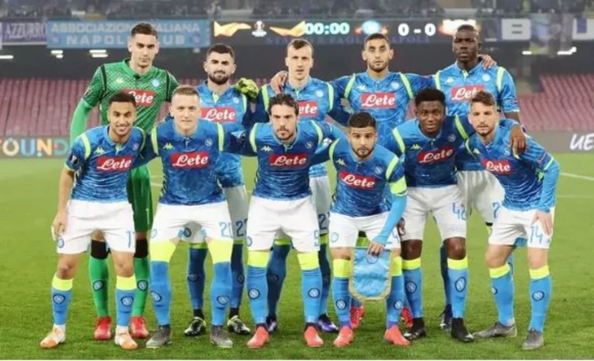 Napoli min ailəni ərzaqla təmin etdi