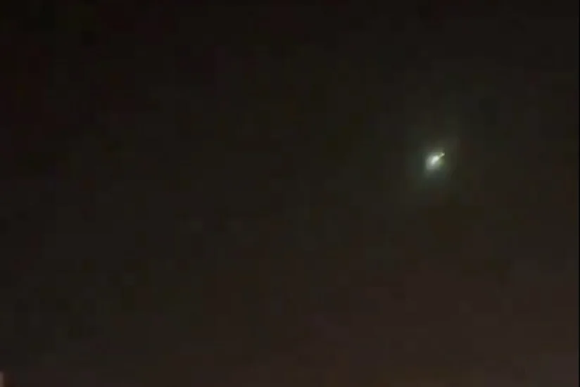 СМИ: На границе Ирана и Ирака зафиксировали полет светящегося объекта